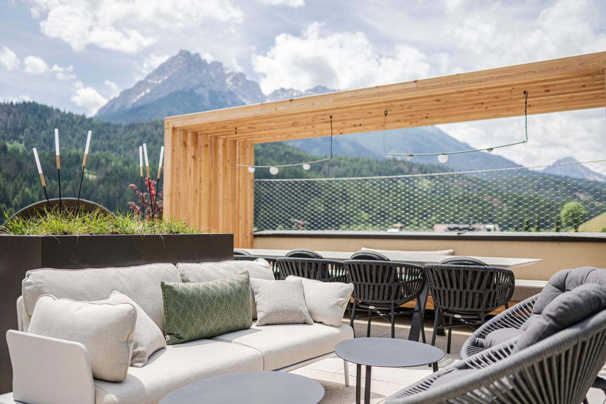 Hotel Loewe Dolomites San Candido Exterior foto