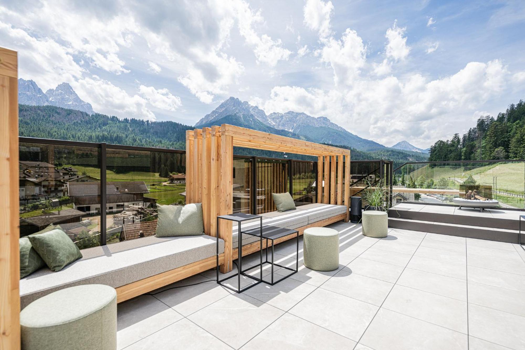 Hotel Loewe Dolomites San Candido Exterior foto