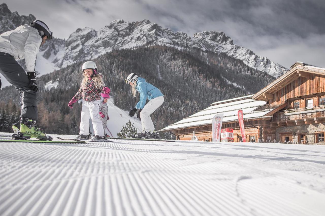 Hotel Loewe Dolomites San Candido Exterior foto