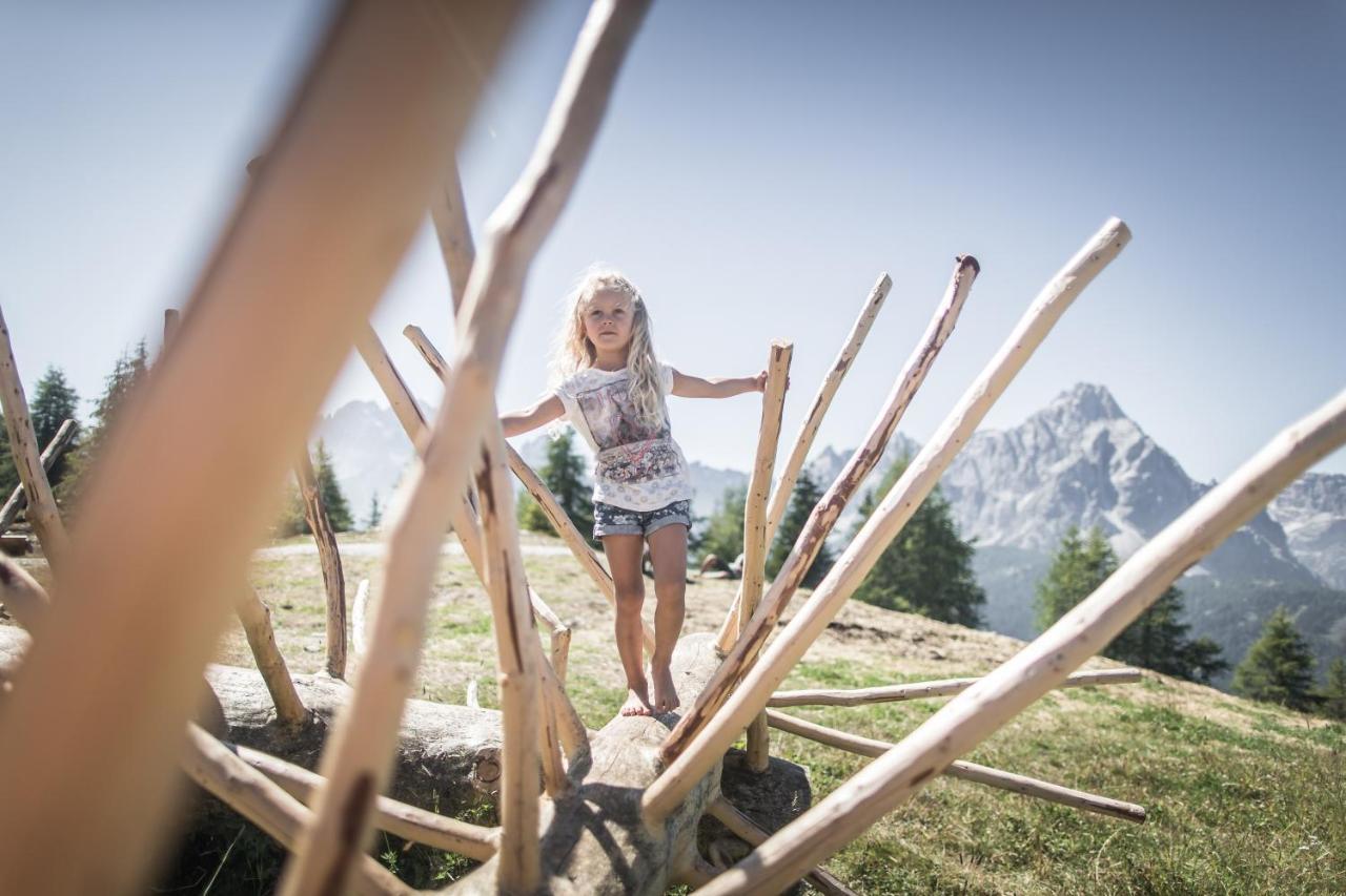 Hotel Loewe Dolomites San Candido Exterior foto